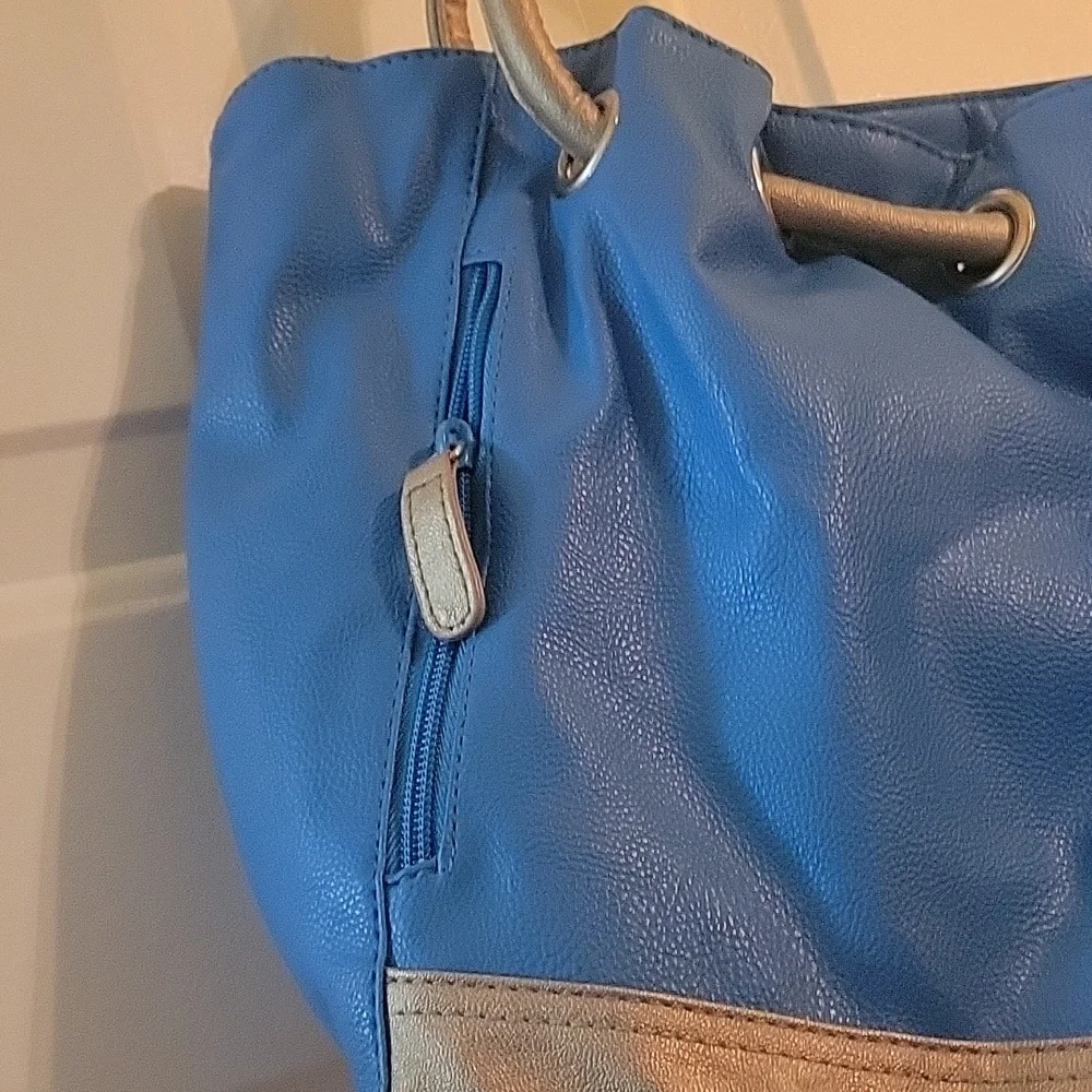 Purse - Picture 2 of 3